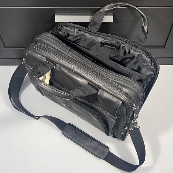 (Sold Out!!) American Wilson Genuine BLACK Soft Leather Vacqueta Briefcase - Picture 2 of 3